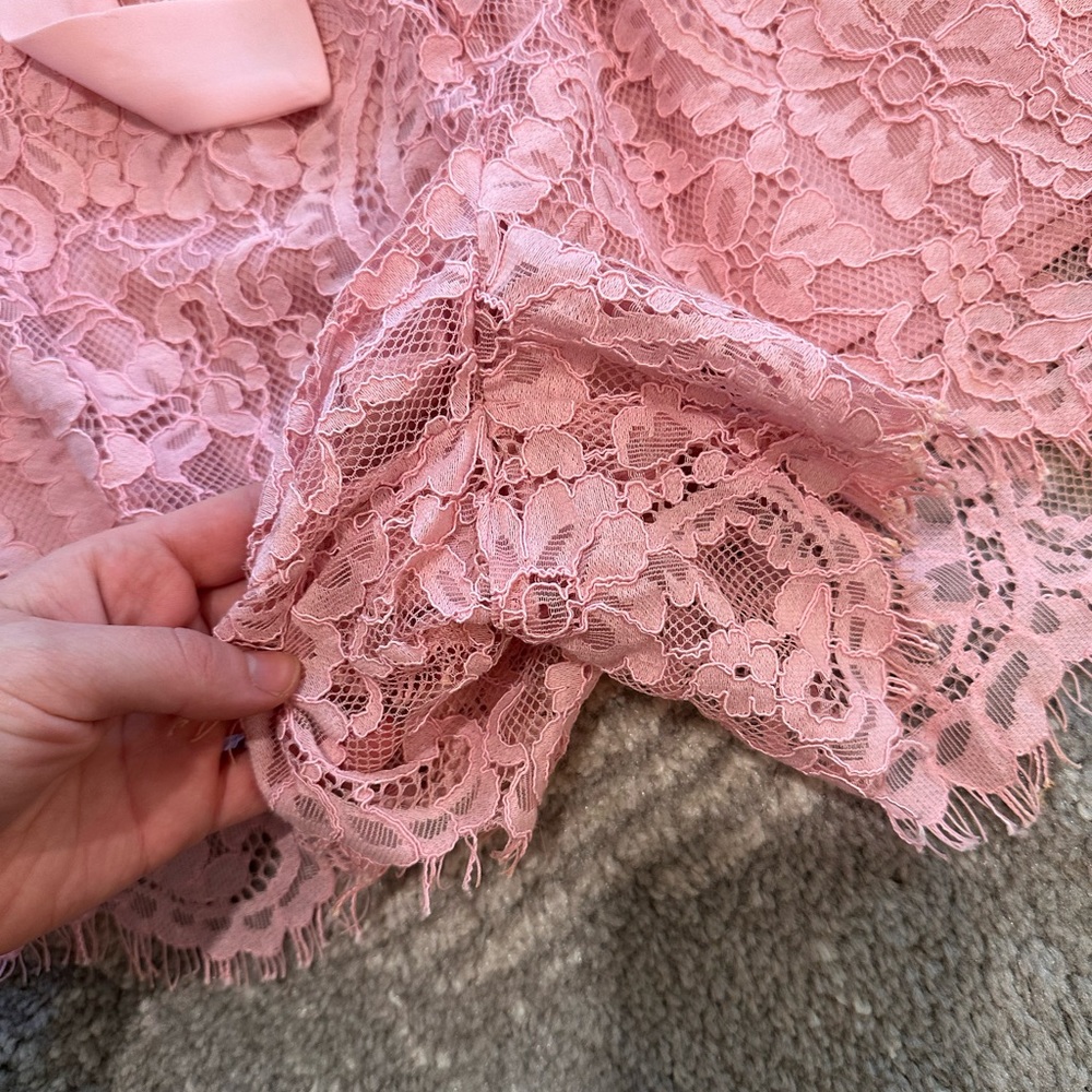 Lace romper - Picture 2 of 3
